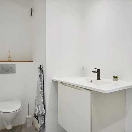 Apartment Nyrenoveret Designerbolig I Hjertet Af K *