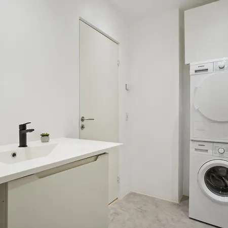 Apartment Nyrenoveret Designerbolig I Hjertet Af K *